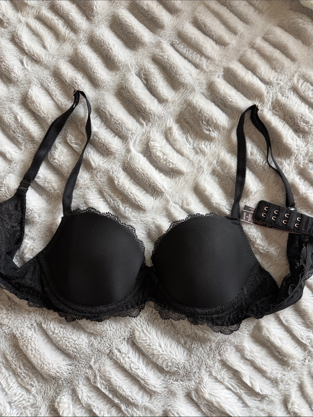Black Lace-Trim Underwire Bra - Brand: Victoria’s Secret